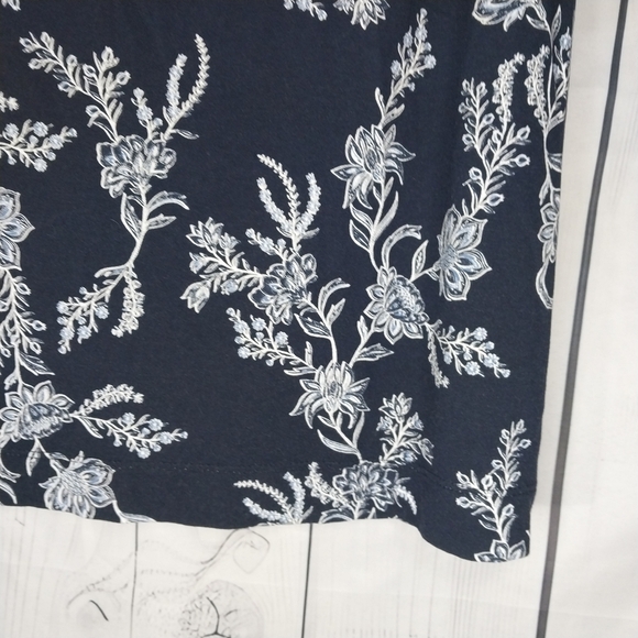 J.Jill Wearever Collection Floral Sleeveless Top - Navy and White - Picture 10 of 12